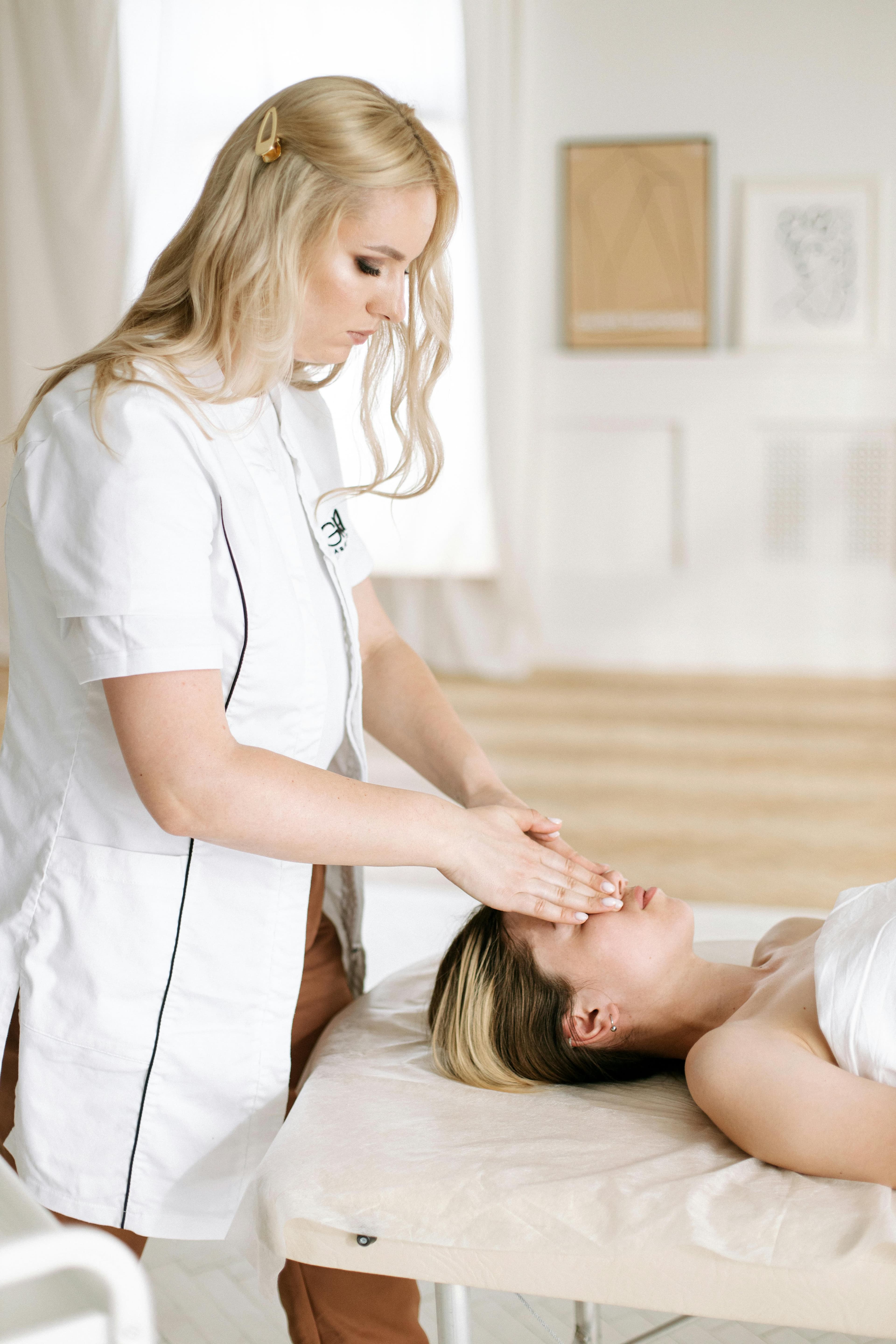 Girl Massage spa hero image